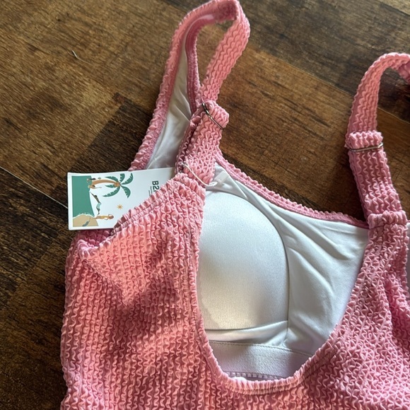 Pink Textured Women's Swimsuit - Picture 5 of 6